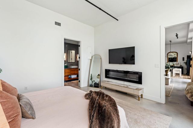 800 W 5th ST 902, Austin, TX 78703