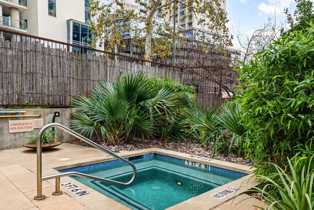 800 W 5th ST 902, Austin, TX 78703