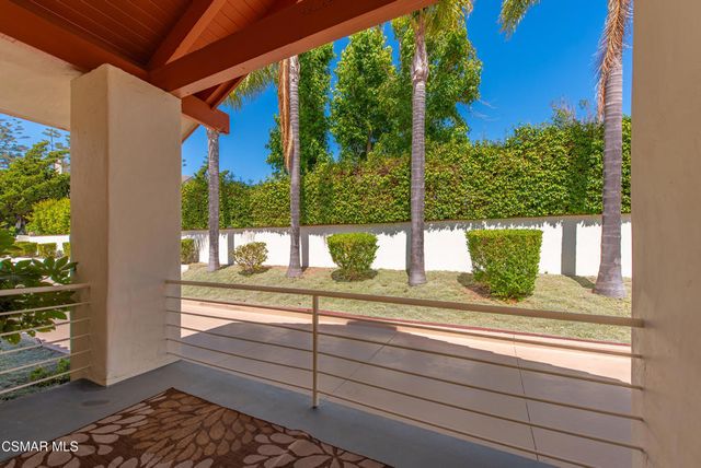 351 Las Tuero Court, Camarillo, CA 93010