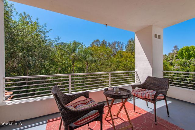 351 Las Tuero Court, Camarillo, CA 93010