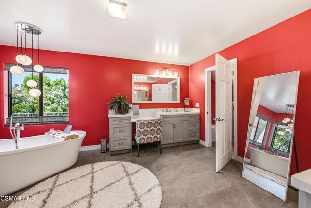 351 Las Tuero Court, Camarillo, CA 93010