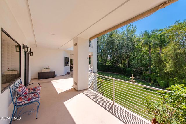 351 Las Tuero Court, Camarillo, CA 93010