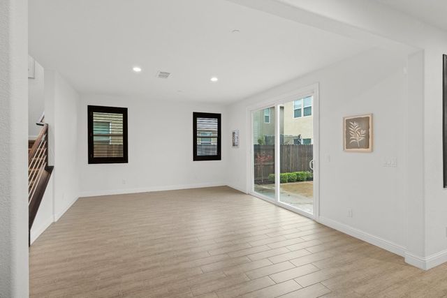 1240 Goldenrod Way, Rocklin, CA 95765