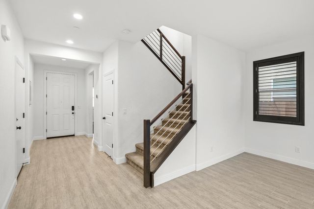 1240 Goldenrod Way, Rocklin, CA 95765