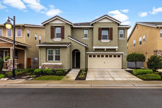 1240 Goldenrod Way, Rocklin, CA 95765