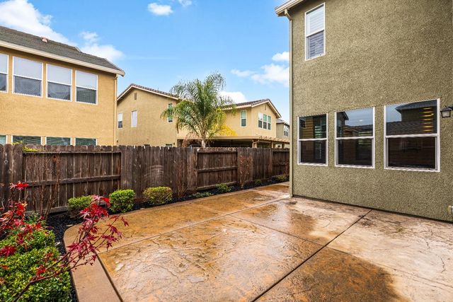 1240 Goldenrod Way, Rocklin, CA 95765