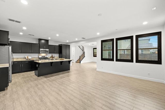 1240 Goldenrod Way, Rocklin, CA 95765