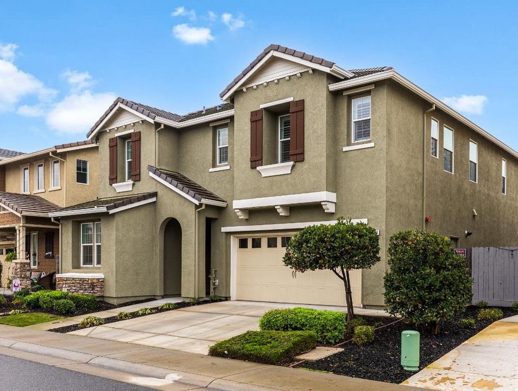 1240 Goldenrod Way, Rocklin, CA 95765