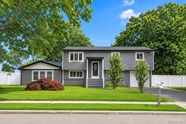 41 Madison Avenue, Amityville, NY 11701