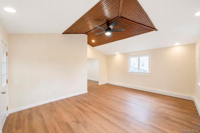 41 Madison Avenue, Amityville, NY 11701