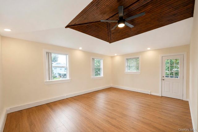 41 Madison Avenue, Amityville, NY 11701