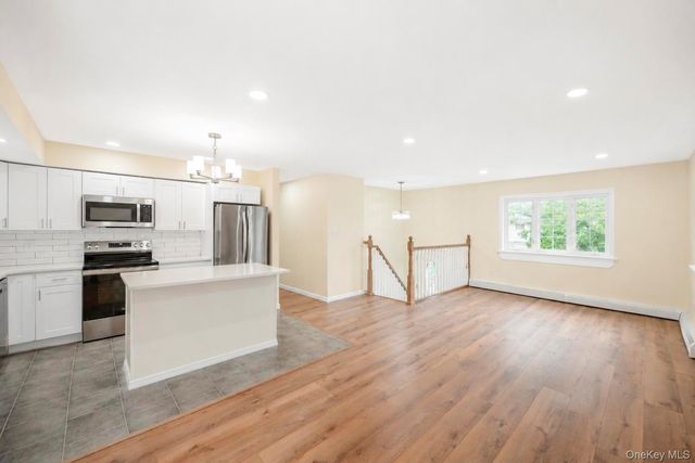 41 Madison Avenue, Amityville, NY 11701
