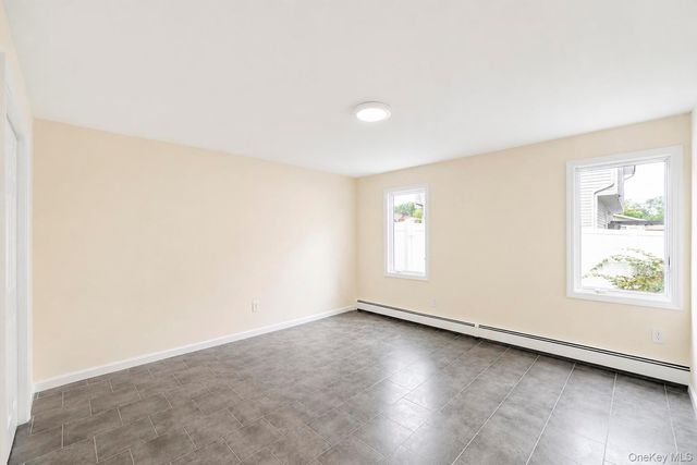 41 Madison Avenue, Amityville, NY 11701
