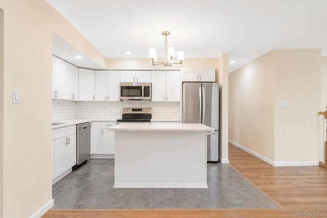 41 Madison Avenue, Amityville, NY 11701