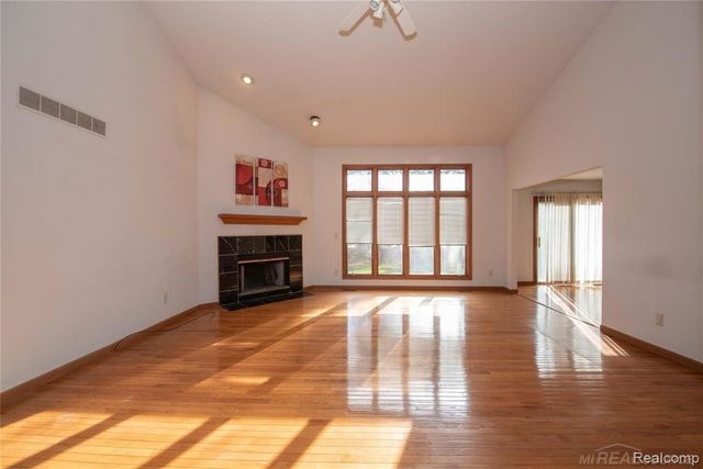 2358 Saffron Court, Troy, MI 48085