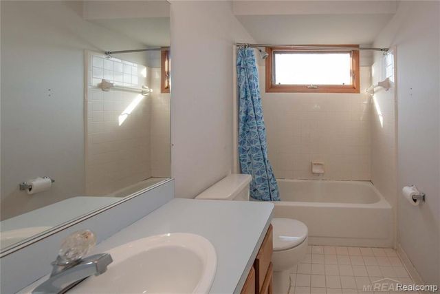 2358 Saffron Court, Troy, MI 48085