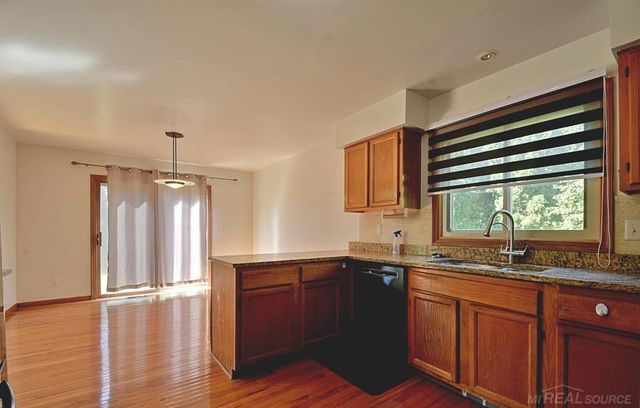 2358 Saffron Court, Troy, MI 48085