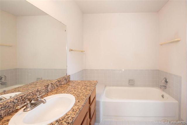 2358 Saffron Court, Troy, MI 48085