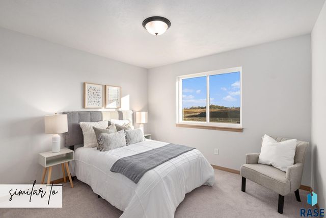 2406 E Jetty Pl Place, Sioux Falls, SD 57108