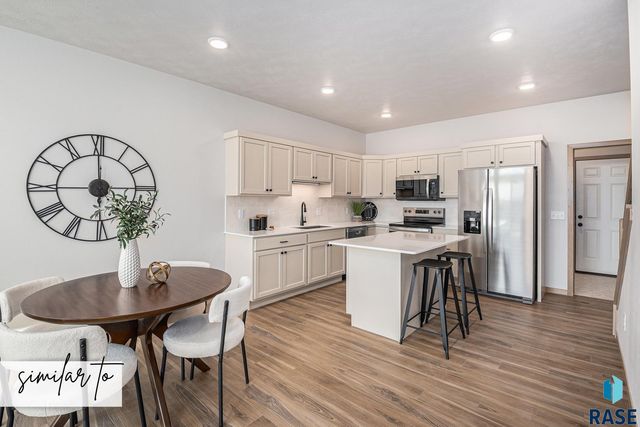 2406 E Jetty Pl Place, Sioux Falls, SD 57108