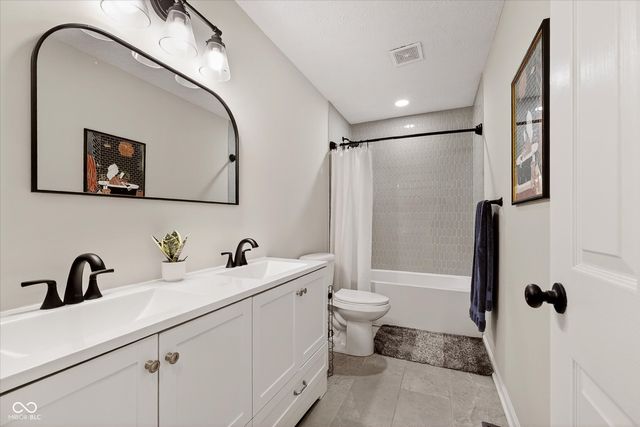 7684 Willow Ridge Road, Fishers, IN 46038