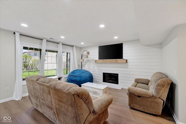 7684 Willow Ridge Road, Fishers, IN 46038