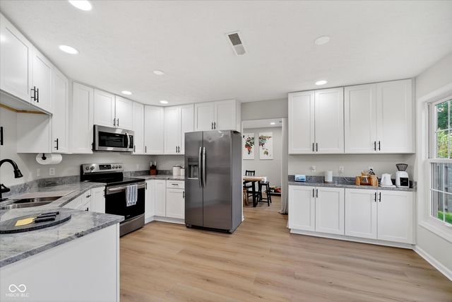7684 Willow Ridge Road, Fishers, IN 46038