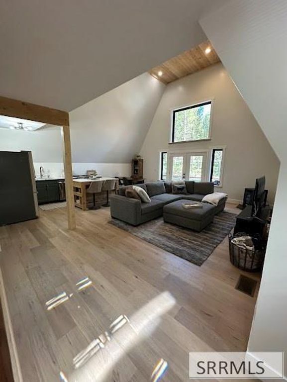 Image 7 of property listing at 2773 NE Sagehen Dr, Island Park, ID 83429