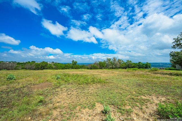 329 LOMA VISTA, Kerrville, TX 78028