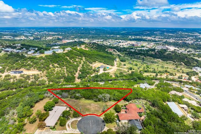 329 LOMA VISTA, Kerrville, TX 78028