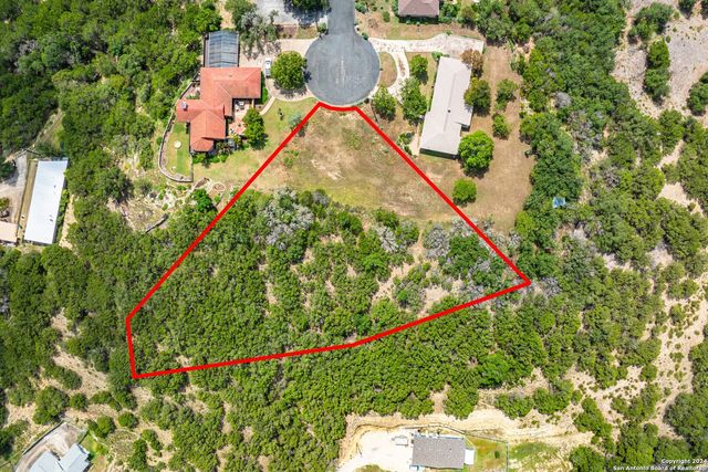 329 LOMA VISTA, Kerrville, TX 78028