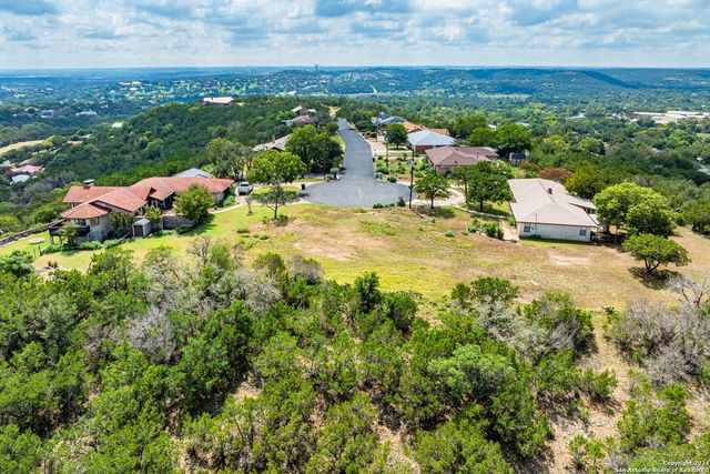 329 LOMA VISTA, Kerrville, TX 78028