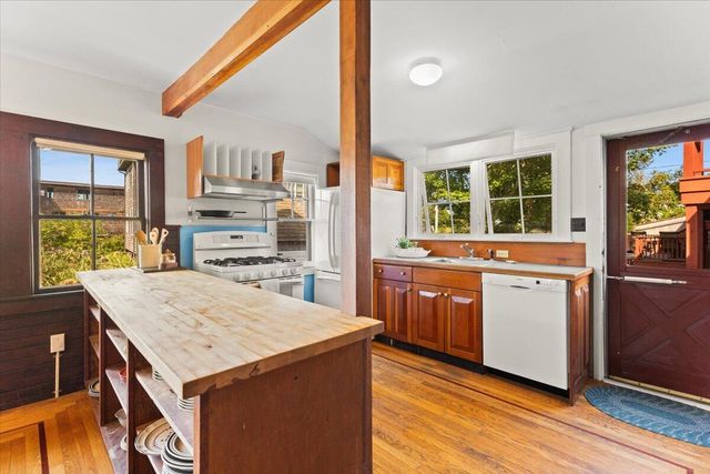 5 Park Road, Woods Hole, MA 02543