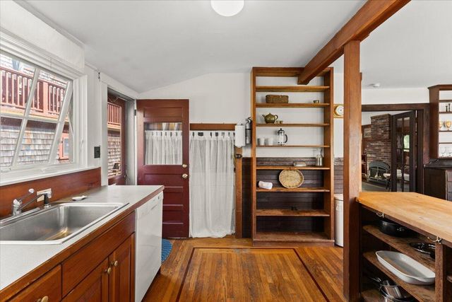 5 Park Road, Woods Hole, MA 02543