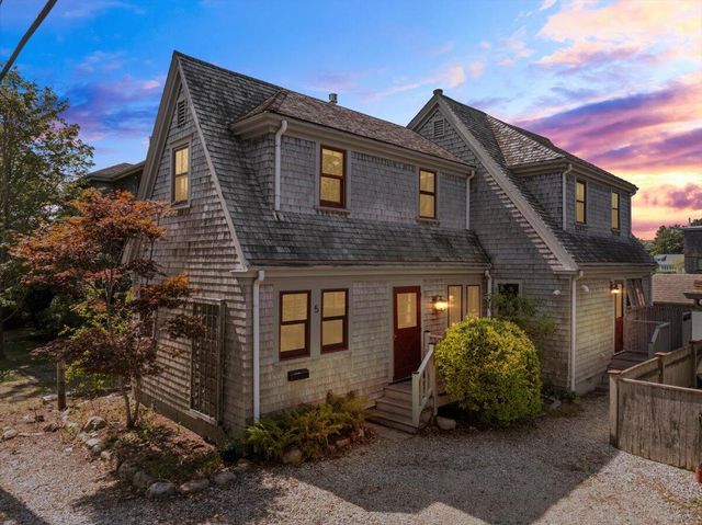 5 Park Road, Woods Hole, MA 02543