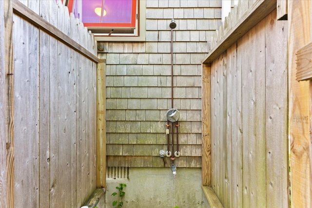 5 Park Road, Woods Hole, MA 02543