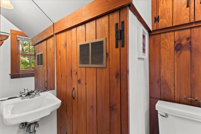 5 Park Road, Woods Hole, MA 02543