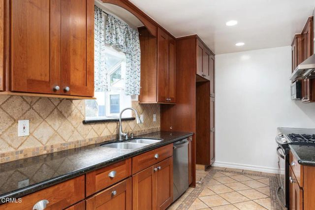 617 W Grandview Avenue, Sierra Madre, CA 91024