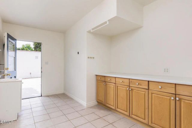 617 W Grandview Avenue, Sierra Madre, CA 91024