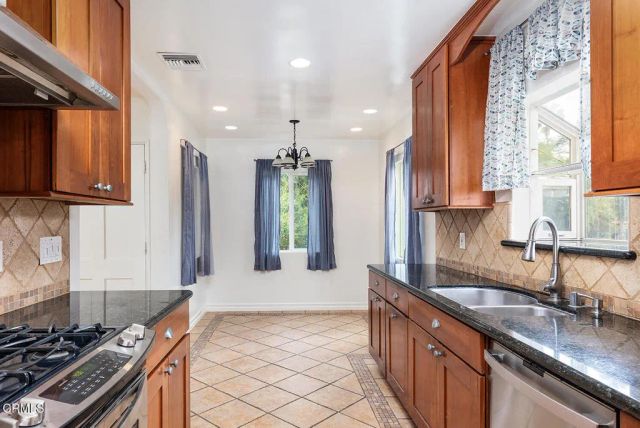 617 W Grandview Avenue, Sierra Madre, CA 91024