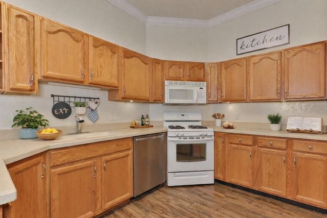 248 Wentworth Drive, West Columbia, TX 77486