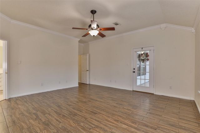 248 Wentworth Drive, West Columbia, TX 77486