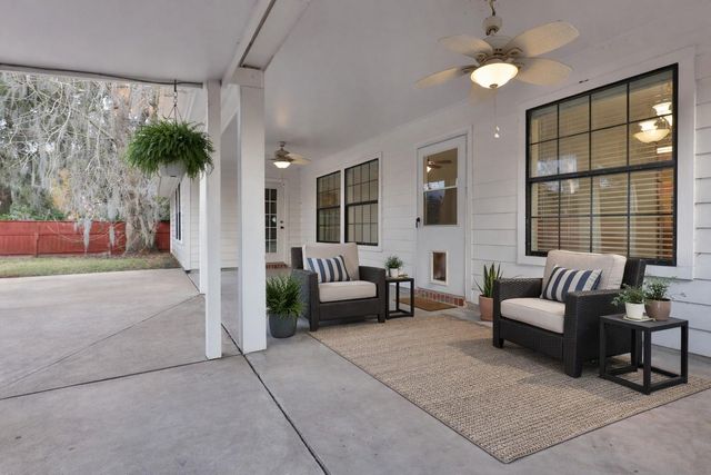 248 Wentworth Drive, West Columbia, TX 77486