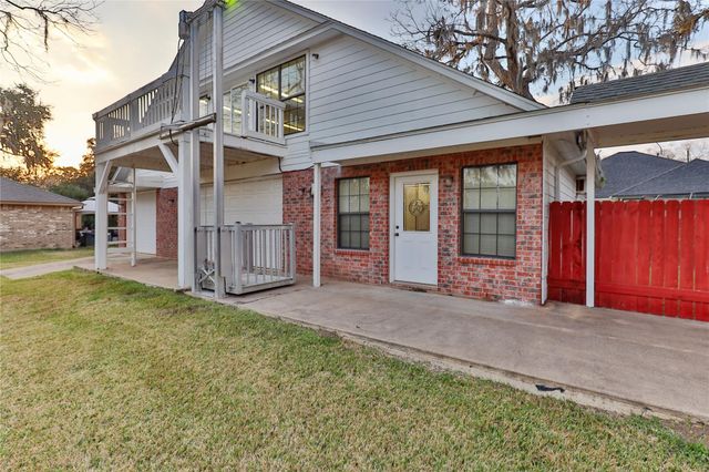 248 Wentworth Drive, West Columbia, TX 77486