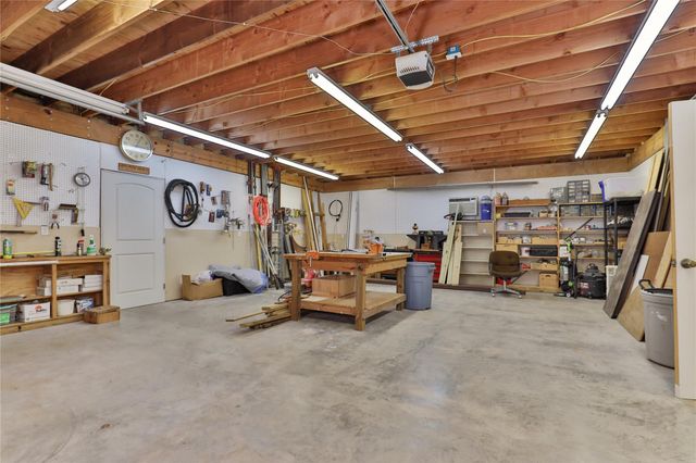 248 Wentworth Drive, West Columbia, TX 77486