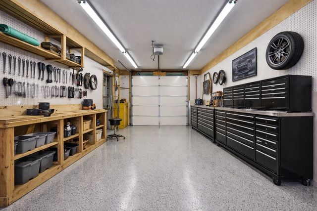 248 Wentworth Drive, West Columbia, TX 77486