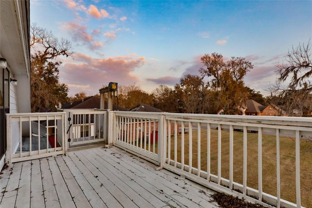 248 Wentworth Drive, West Columbia, TX 77486