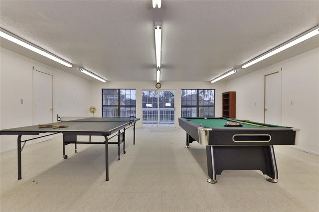 248 Wentworth Drive, West Columbia, TX 77486