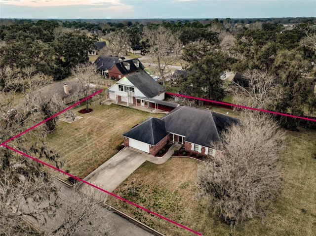 248 Wentworth Drive, West Columbia, TX 77486