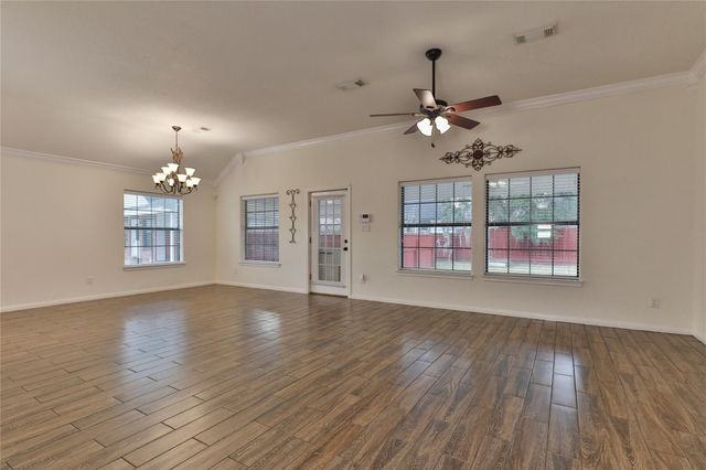 248 Wentworth Drive, West Columbia, TX 77486